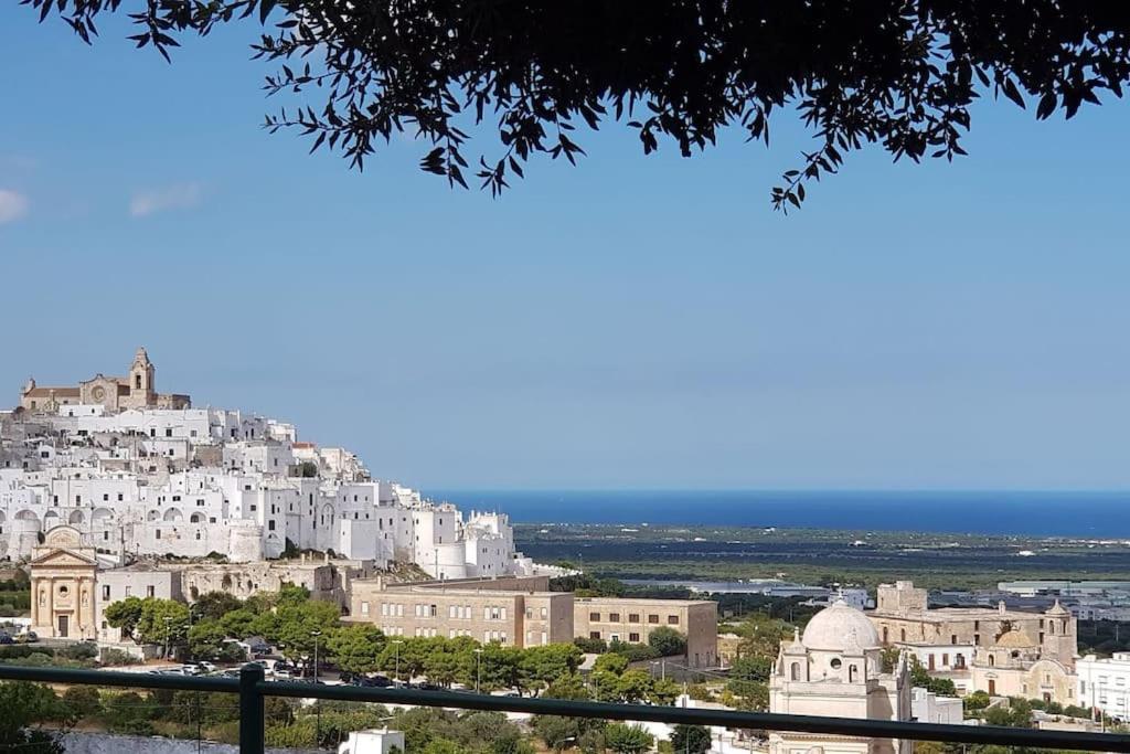 Che Vista!! Ostuni ,Sulle Bianche Mura Con Vista Mozzafiato Exterior photo