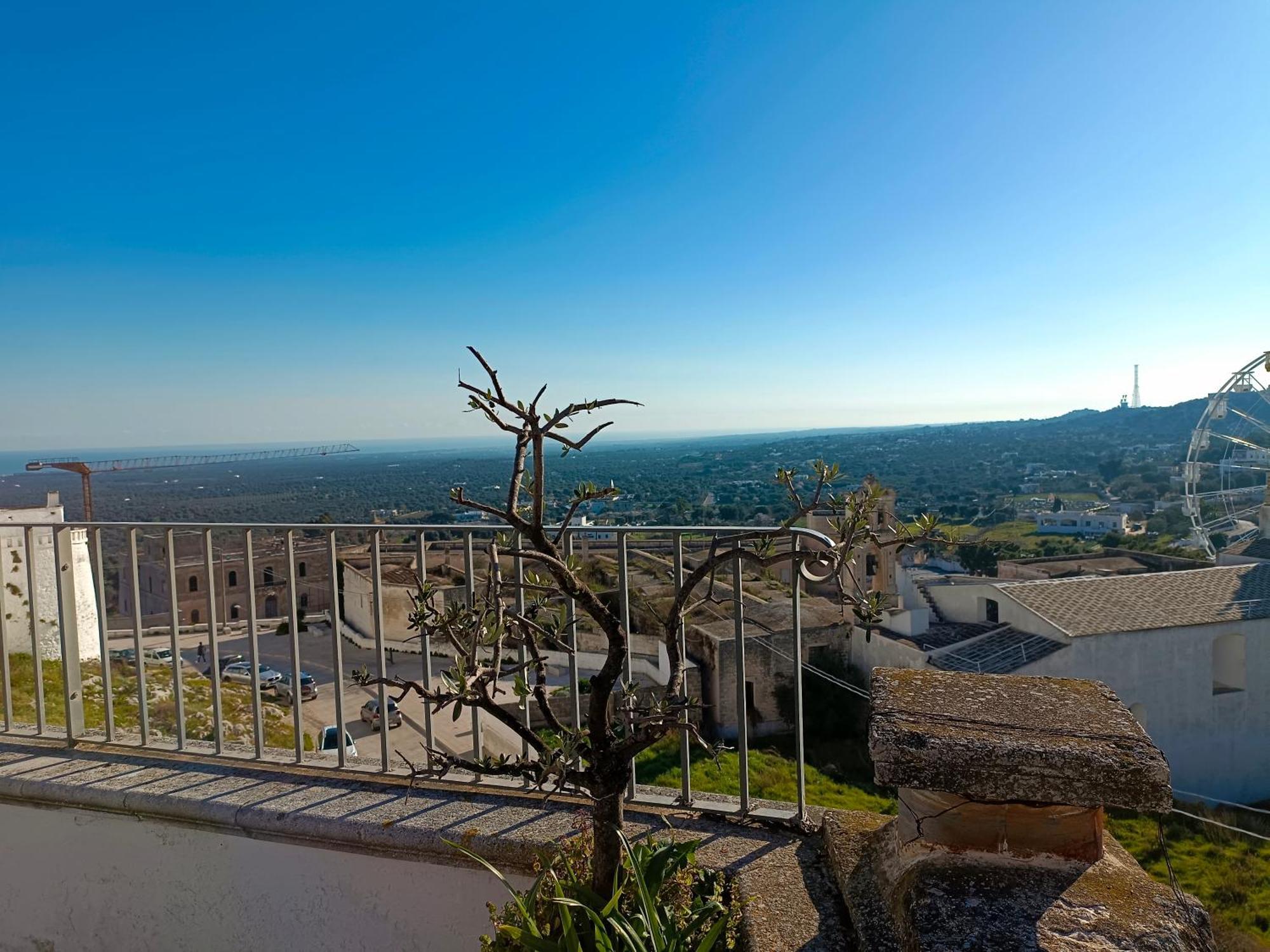 Che Vista!! Ostuni ,Sulle Bianche Mura Con Vista Mozzafiato Exterior photo